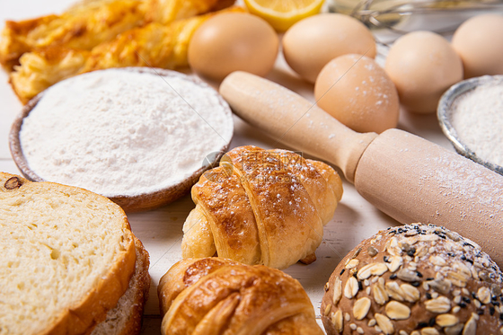 Les émulsifiants de la boulangerie E475 catégorie comestible des esters de polyglycérol des acides gras PGE155 pour le rapetissement